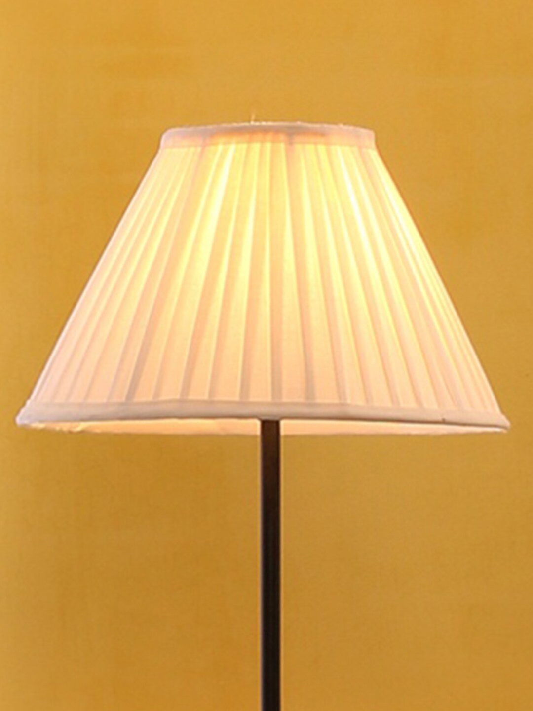 

Devansh Off White & Black Fabric Traditional Club Lamp Shade