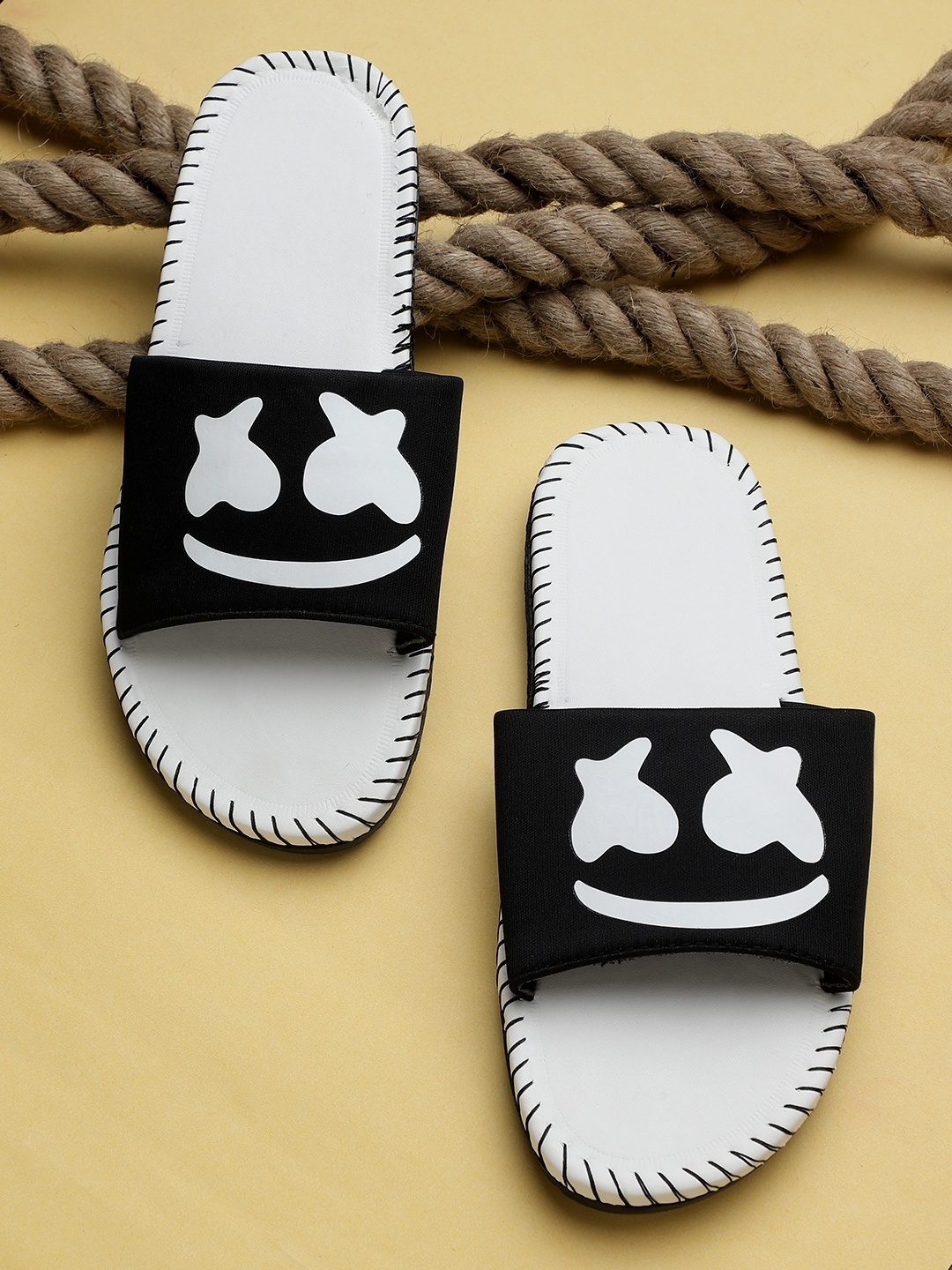 

Pampy Angel Men White & Black Printed Sliders