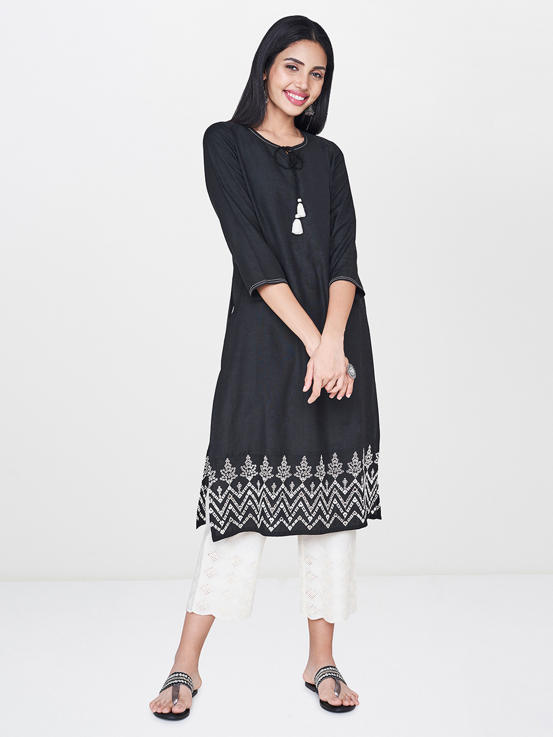 

Global Desi Women Black & White Embroidered Thread Work Kurta