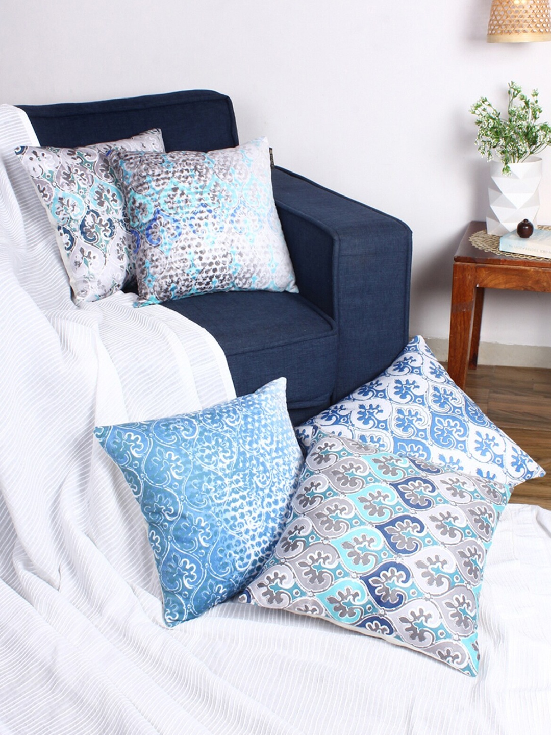 

ROMEE Off White & Blue Set of 5 Ethnic Motifs Velvet Square Cushion Covers