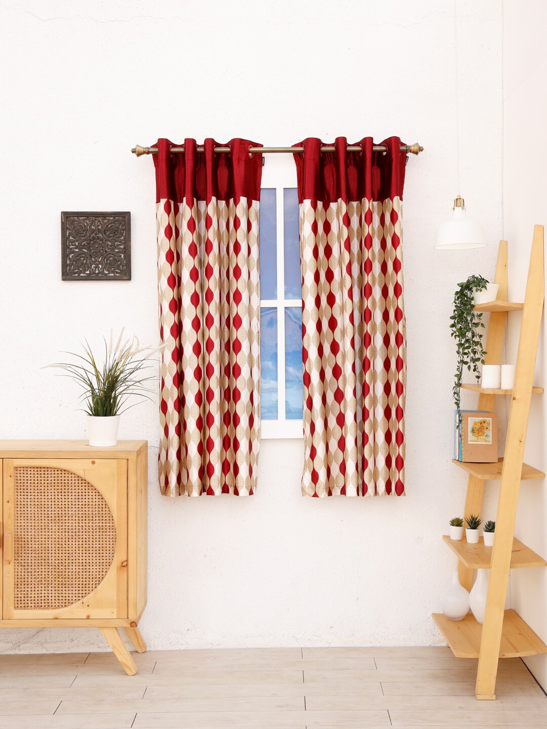 

Ariana Maroon & Beige Set of 1 Geometric Window Curtain