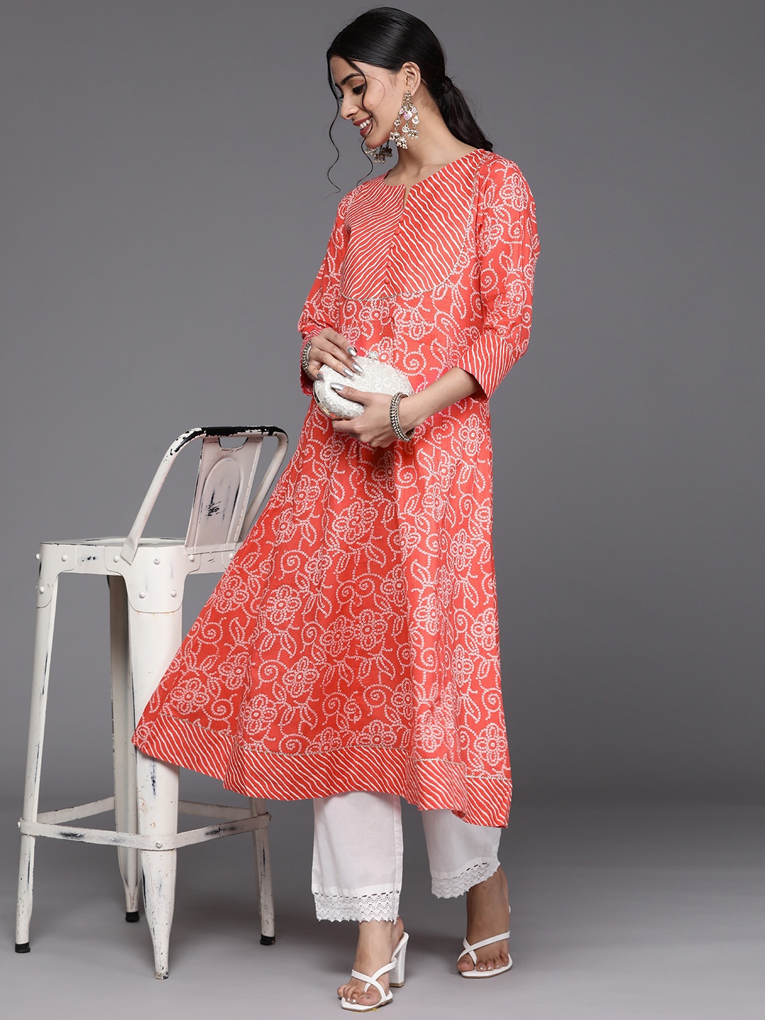

Varanga Women Pink & Off White Ethnic Motifs Printed Anarkali Kurta