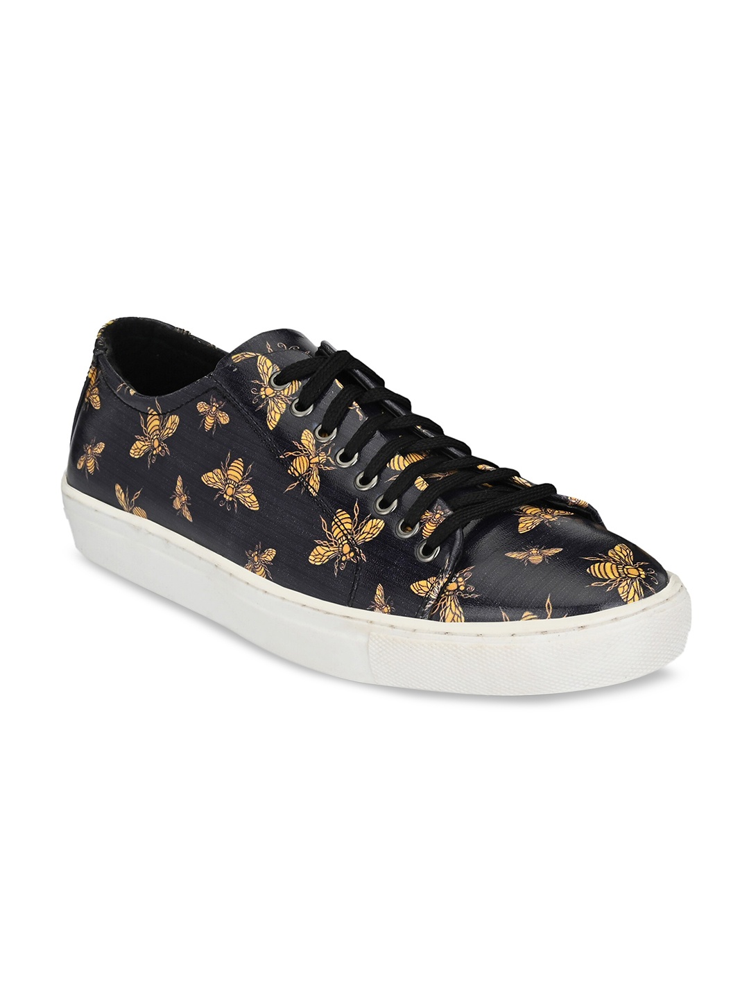 

KLEAT Men Black Woven Design Sneakers