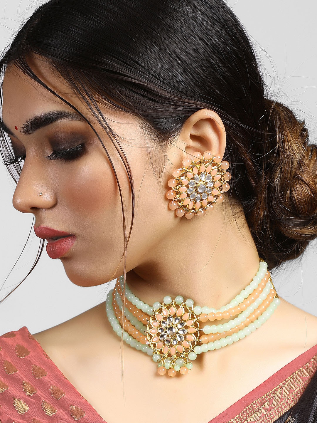 

KARATCART Gold-Plated White & Green Kundan-Studded & Beaded Handcrafted Jewellery Set