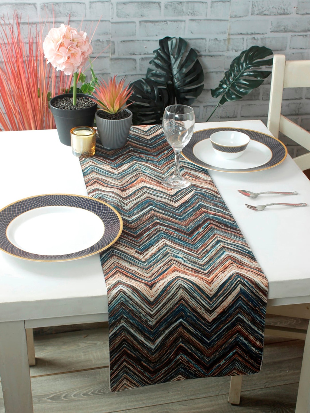 

ROMEE Blue & Brown Geometric Printed Table Runner