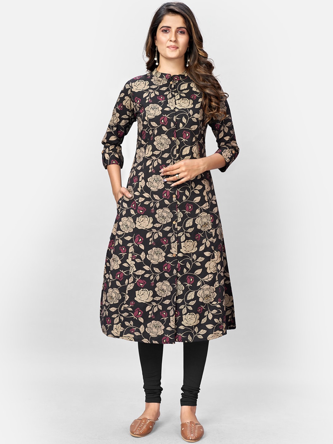 

Vbuyz Women Black & Maroon Floral Printed Kurta