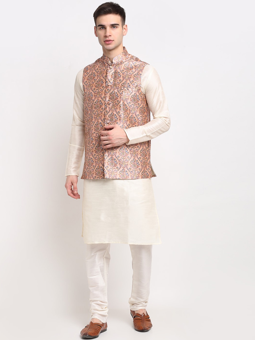 

Jompers Men Off White Ethnic Motifs Printed Layered Kurta with Pyjamas