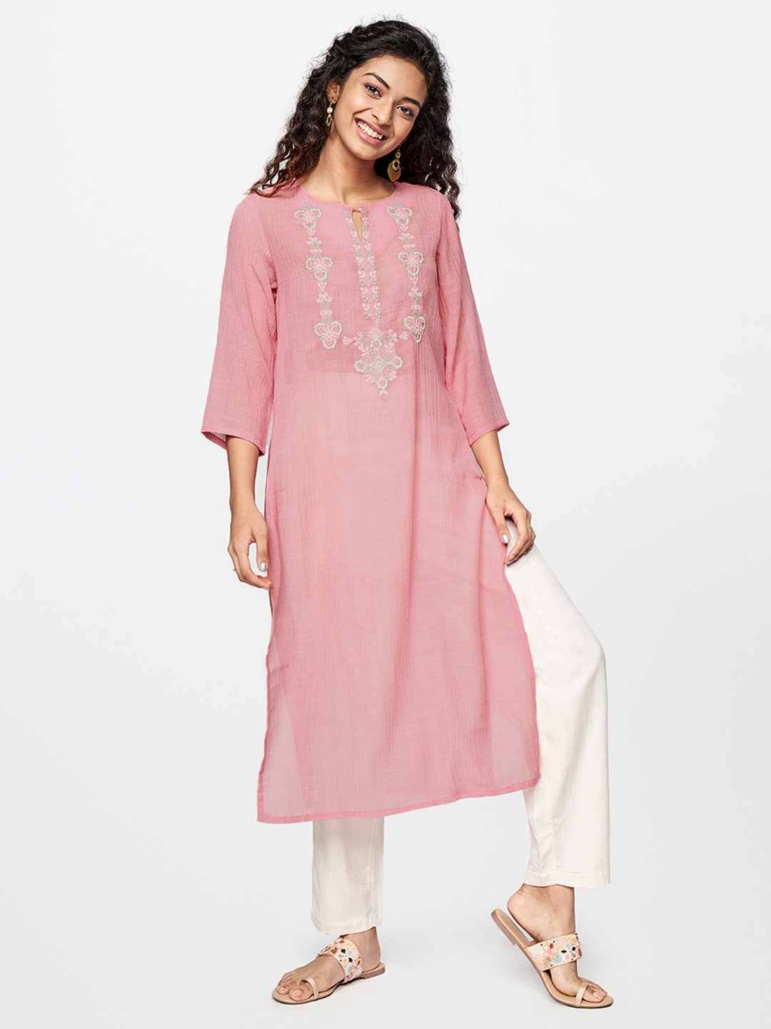 

Global Desi Women Pink & Beige Embroidered Kura Set