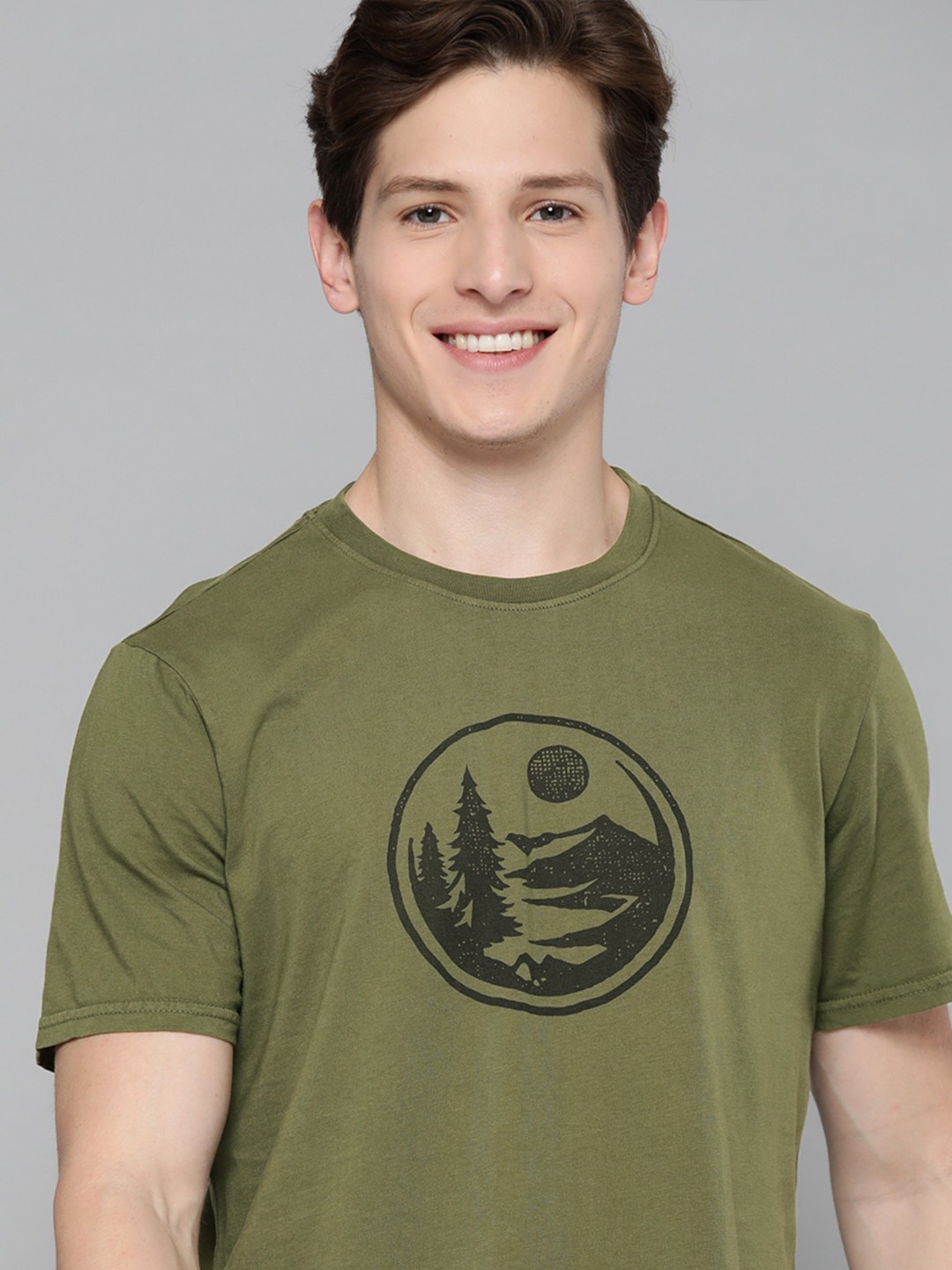 

Mast & Harbour Men Olive Green & Black Pure Cotton Printed T-shirt