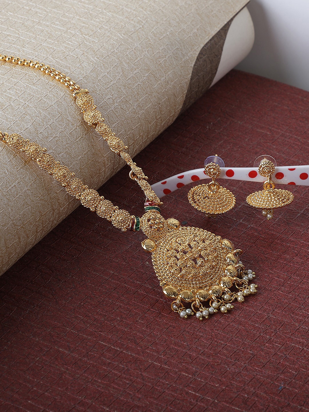 

Crunchy Fashion Gold-Plated & White Beaded Antique Jewellery Set