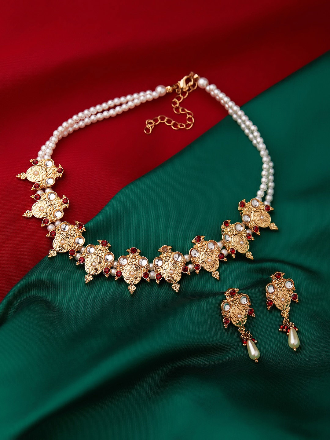 

Accessorize London Gold-Toned & Red Kundan and Peal Jewellery Set