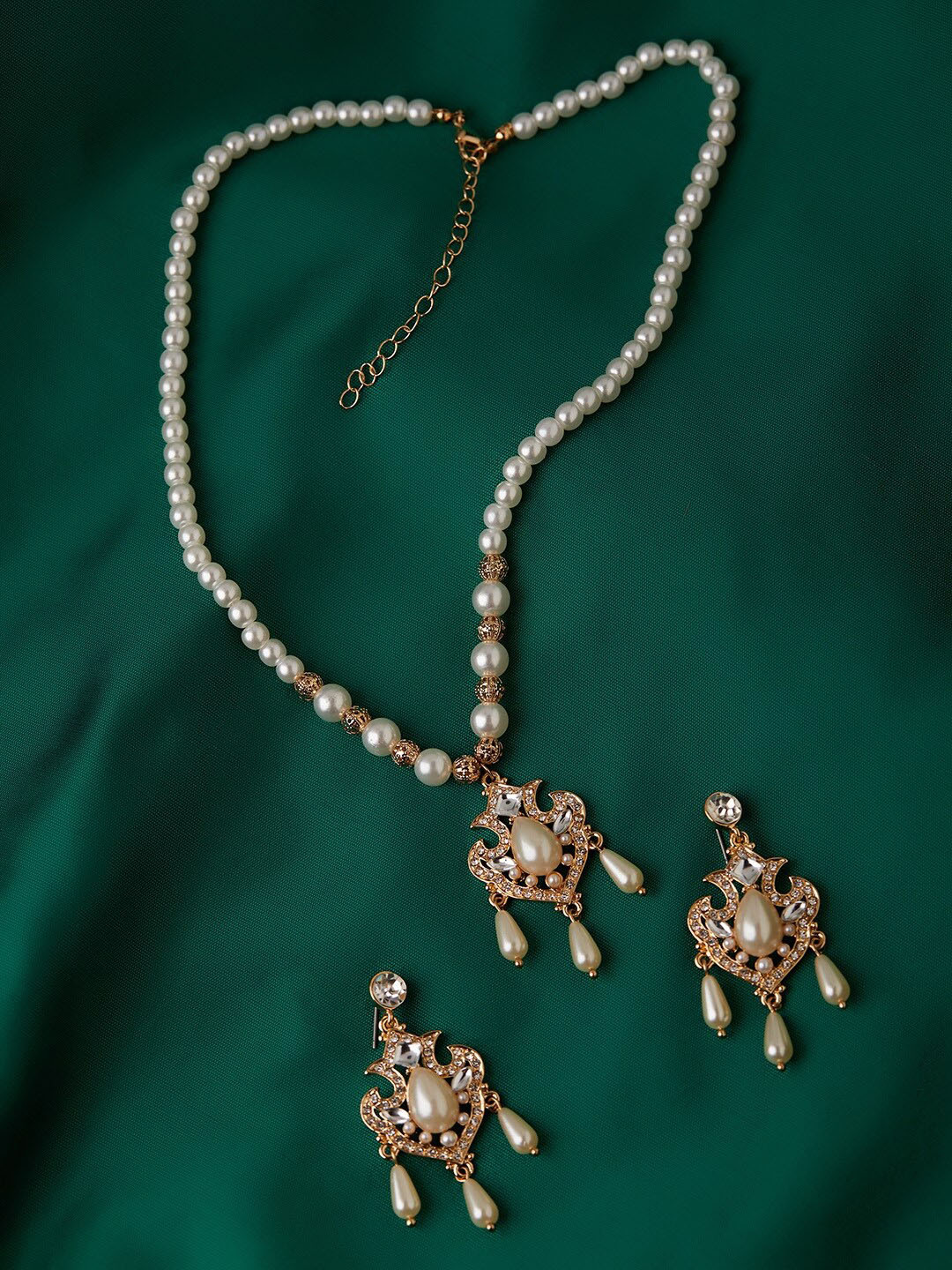 

Accessorize Gold-Toned & Off-White Stone-Studded & Beaded Jewellery Set