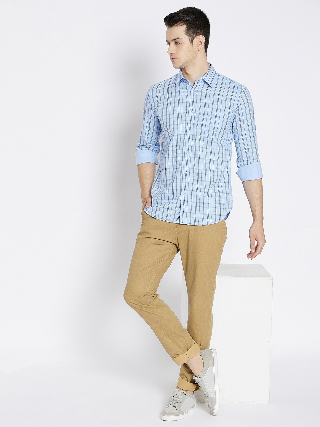 

Crimsoune Club Men Blue Slim Fit Checked Casual Shirt