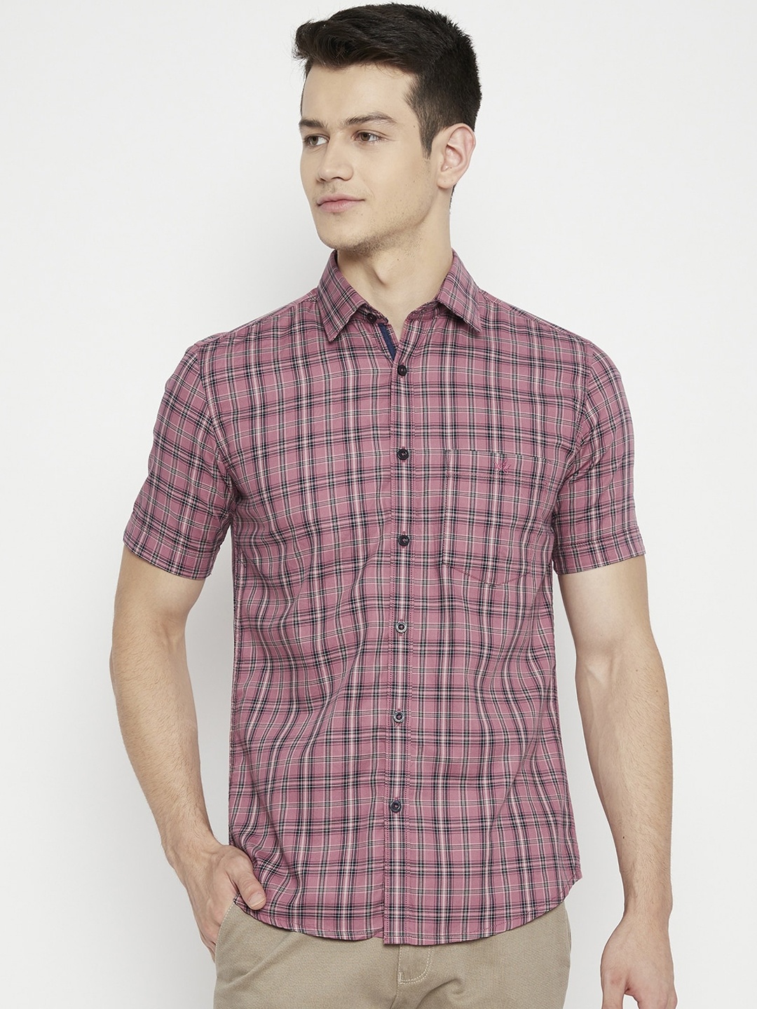 

Crimsoune Club Men Peach-Coloured Slim Fit Checked Casual Shirt