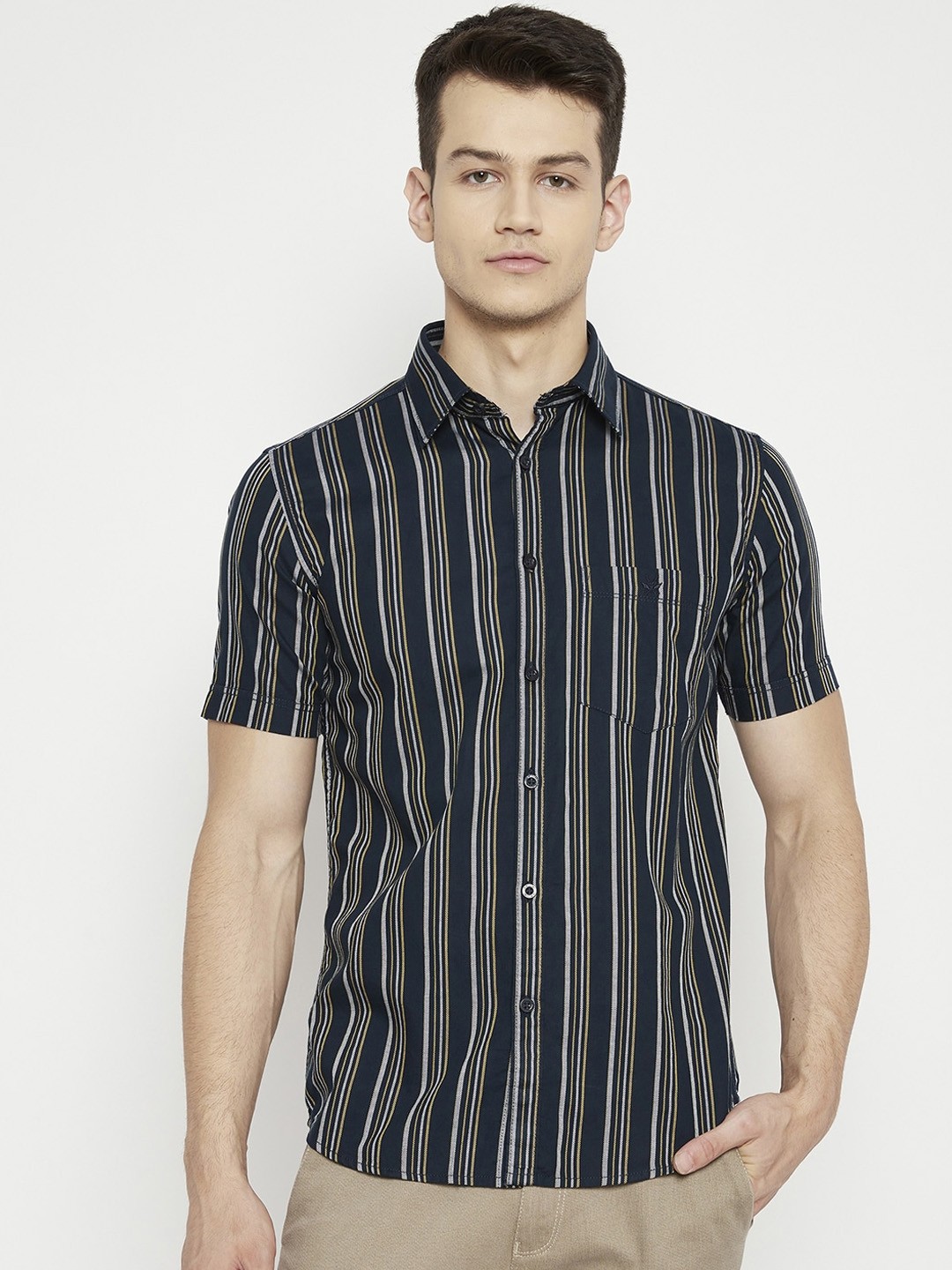 

Crimsoune Club Men Navy Blue Slim Fit Striped Casual Shirt