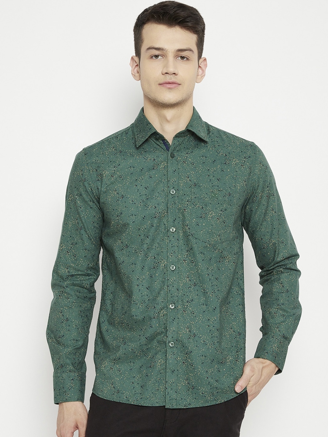 

Crimsoune Club Men Green Slim Fit Printed Casual Shirt