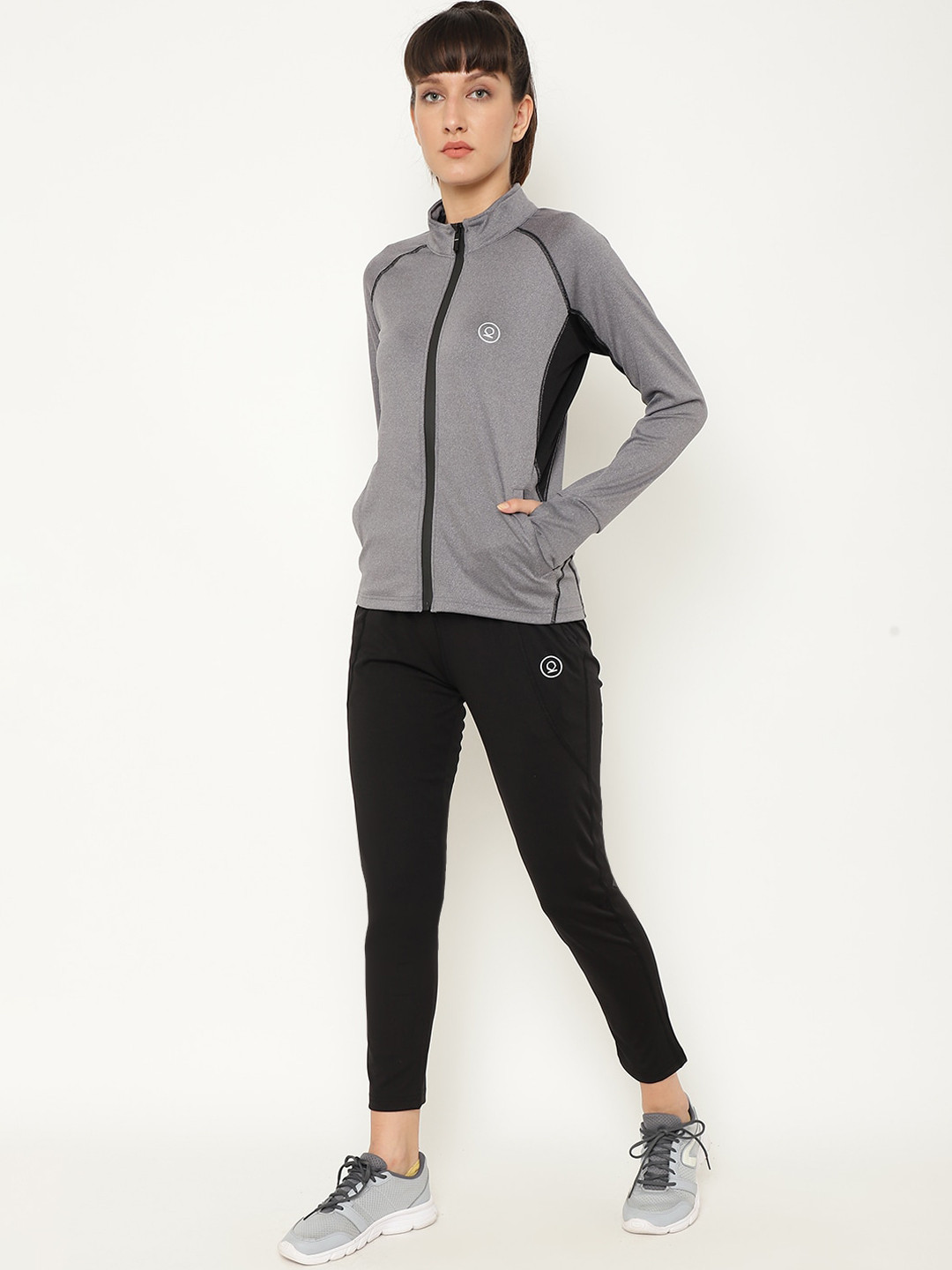 

Chkokko Women Grey & Black Sports Tracksuit