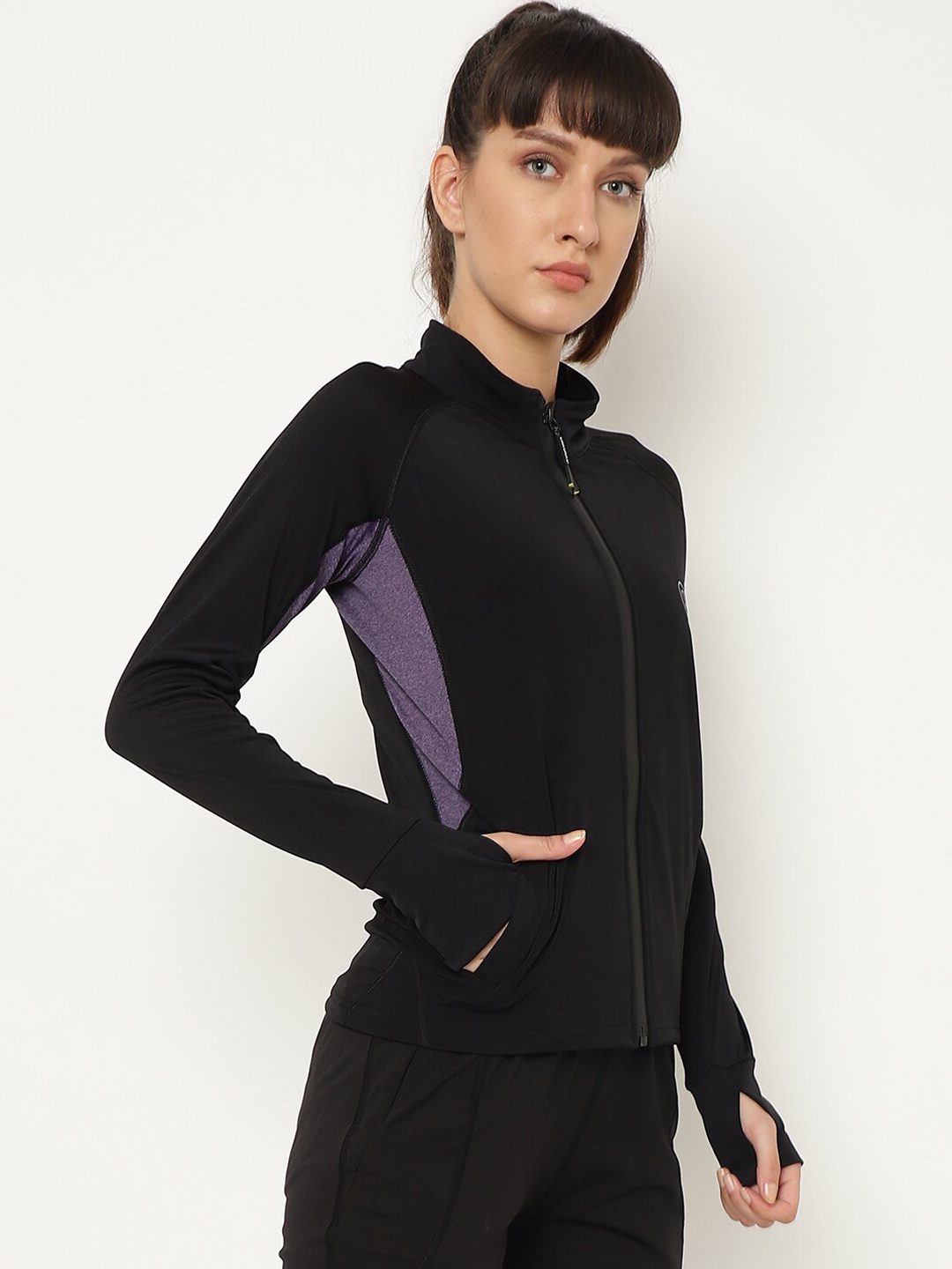 

CHKOKKO Women Black Colourblocked Sports Zipper Jacket For Gym