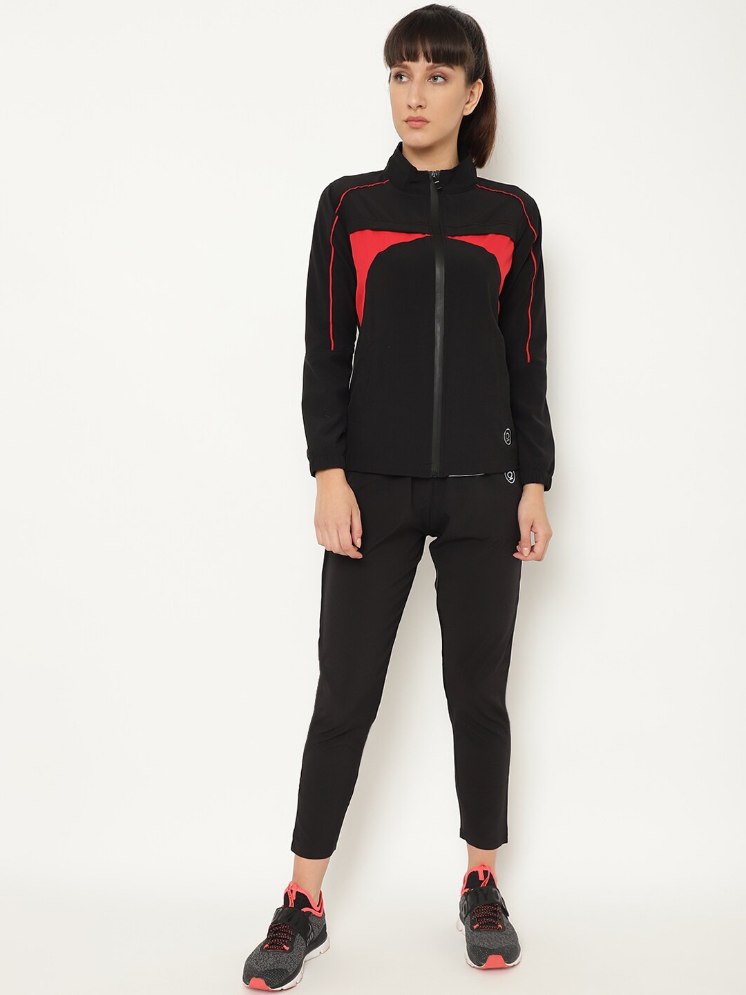 

CHKOKKO Women Black & Red Colourblocked Solid Sports Tracksuit