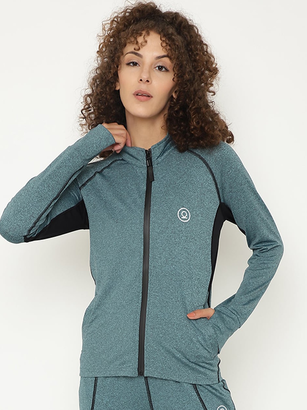 CHKOKKO Women Green & Black Gym Sporty Zipper Jacket with Patchwork