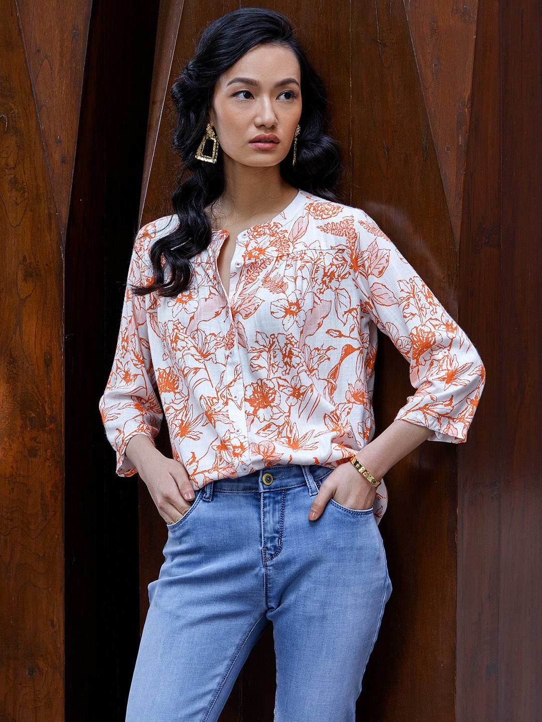 

Crimsoune Club Women Orange & White Floral Mandarin Collar Shirt Style Top