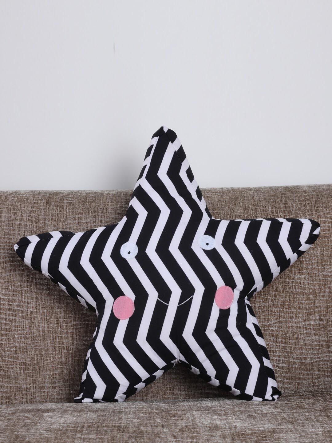 

YK Kids Black & White Zig Zag Star Cushion