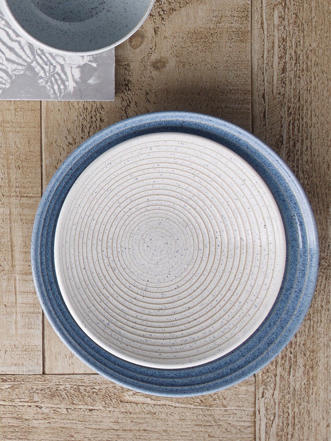 

Denby White 1 Piece Handcrafted Ceramic Glossy Bowl