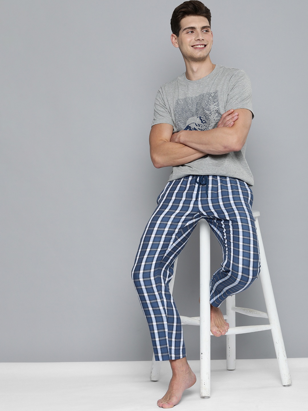 

Mast & Harbour Men Blue And White Checked Straight Fit Pure Cotton Lounge Pants