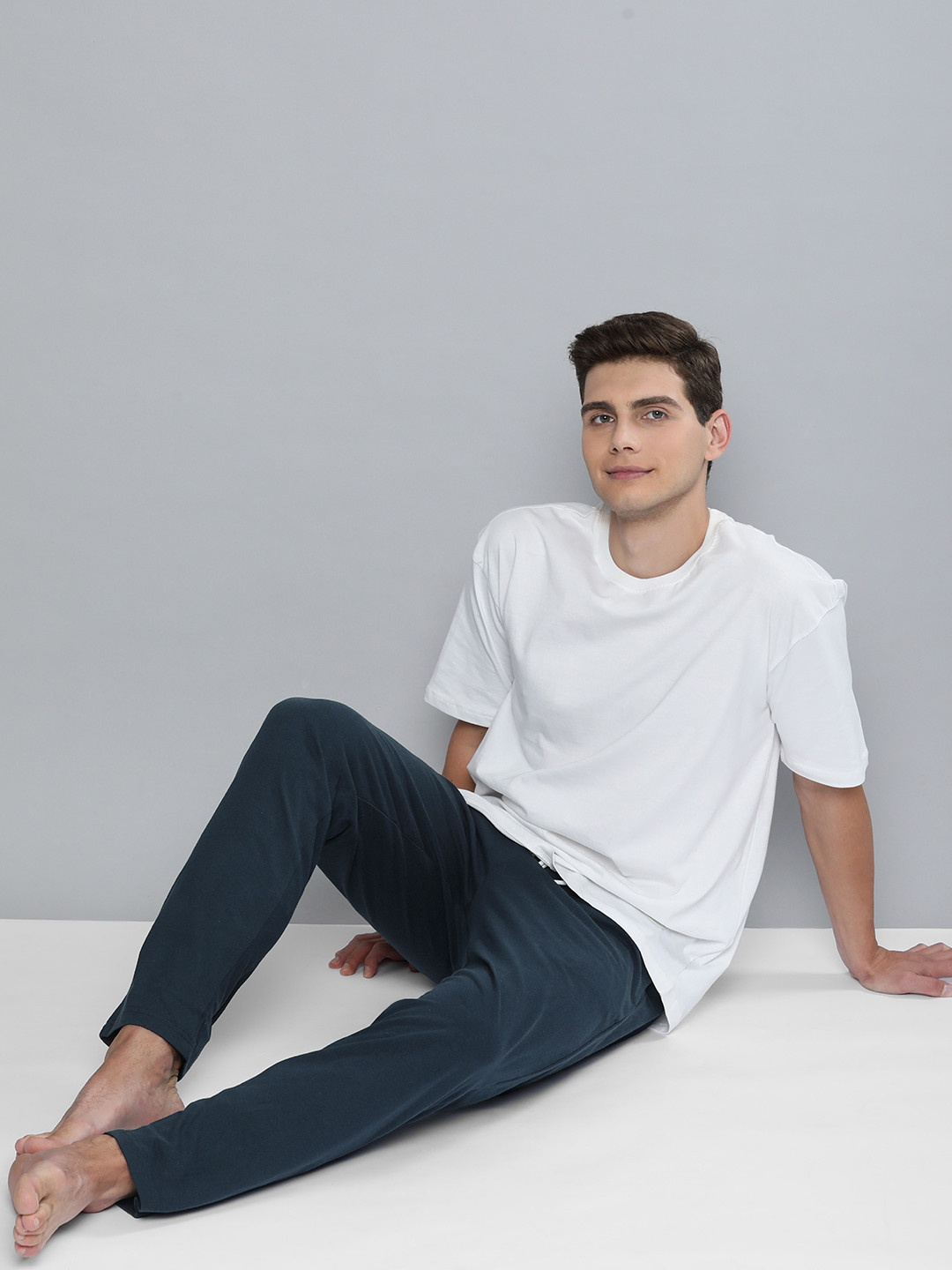 

Mast & Harbour Men Teal Blue Solid Tapered Fit Lounge Pants