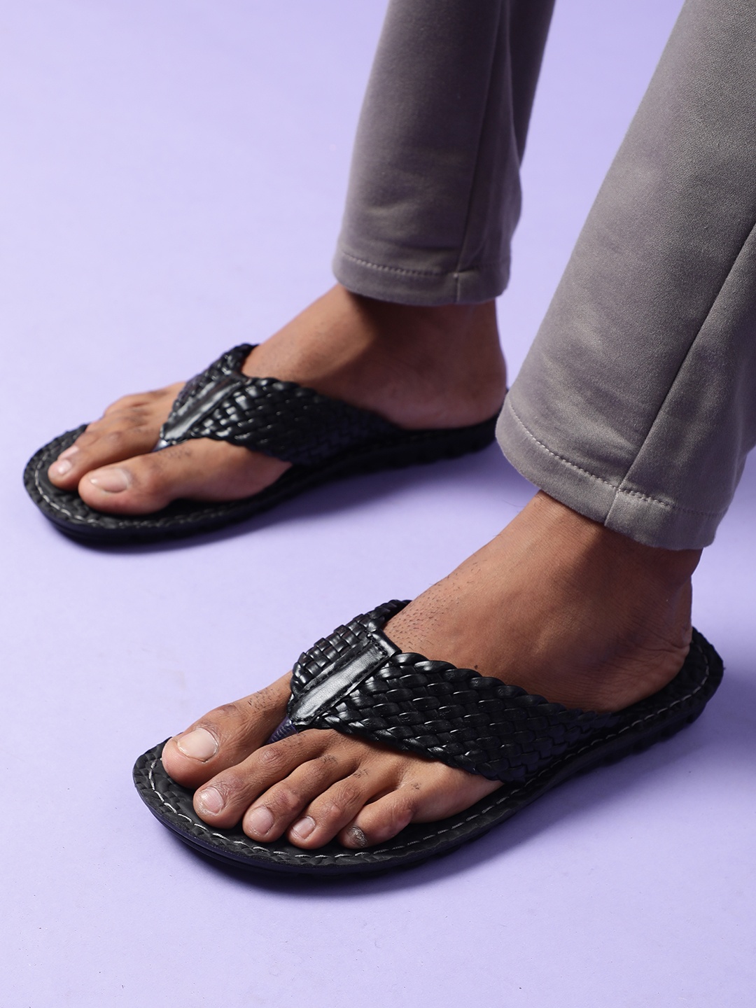 

Liberty Men Black & White Rubber Thong Flip-Flops