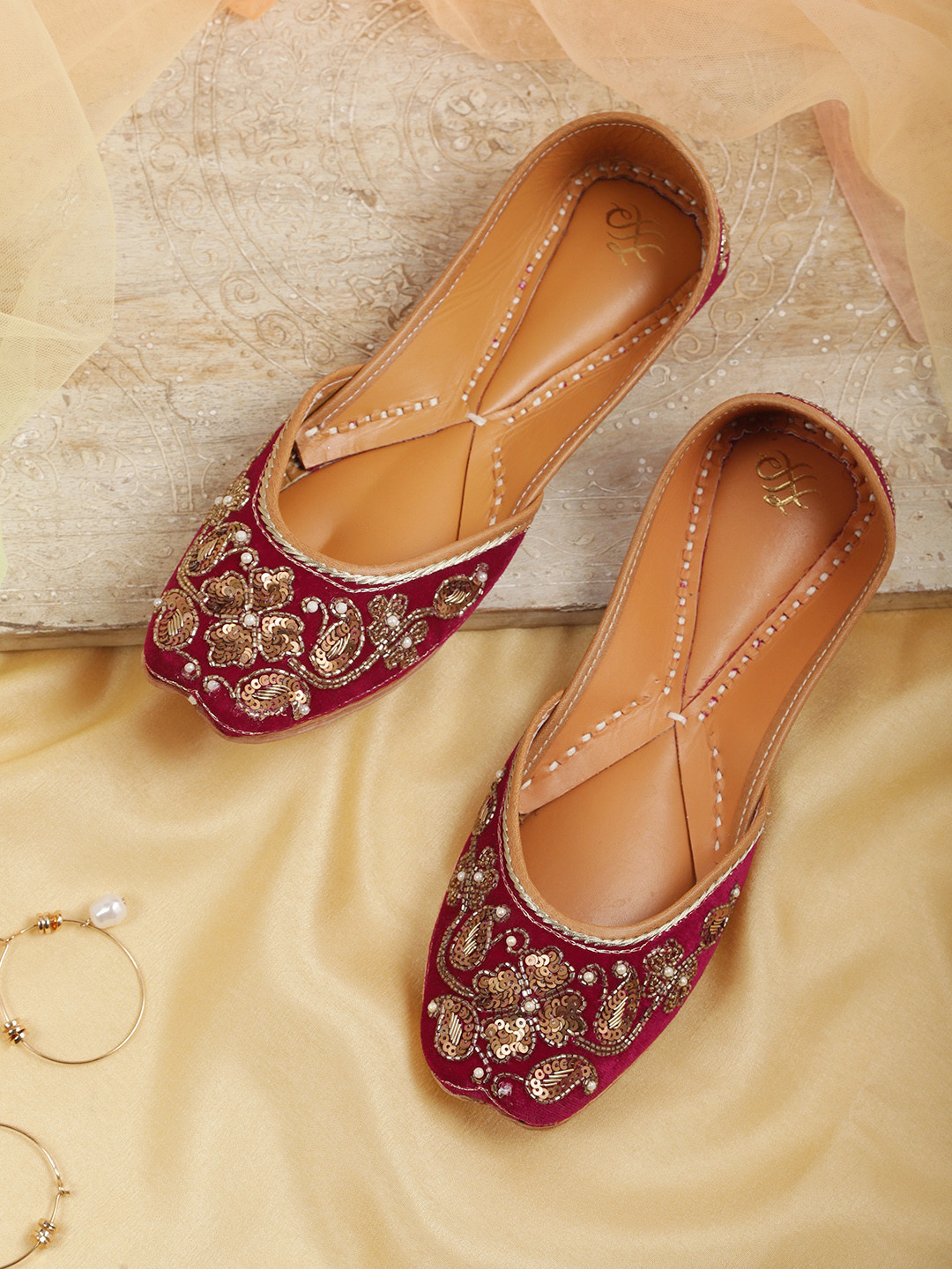 

House of Pataudi Women Maroon Embellished Handcrafted Mojaris