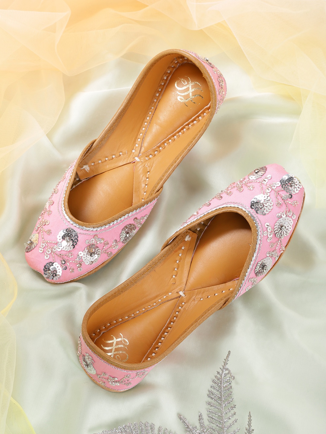 

House of Pataudi Women Pink & Silver-Toned Floral Embellished Handcrafted Mojaris