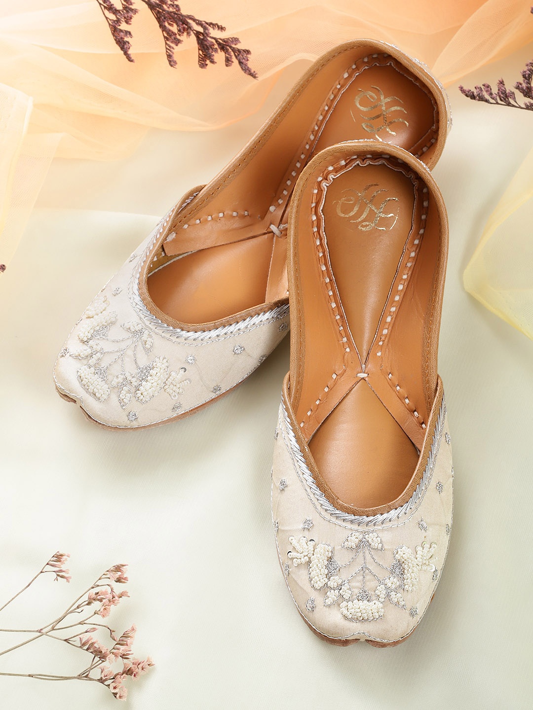 

House of Pataudi Women Off-White & Silver-Toned Embroidered & Beaded Handcrafted Mojaris