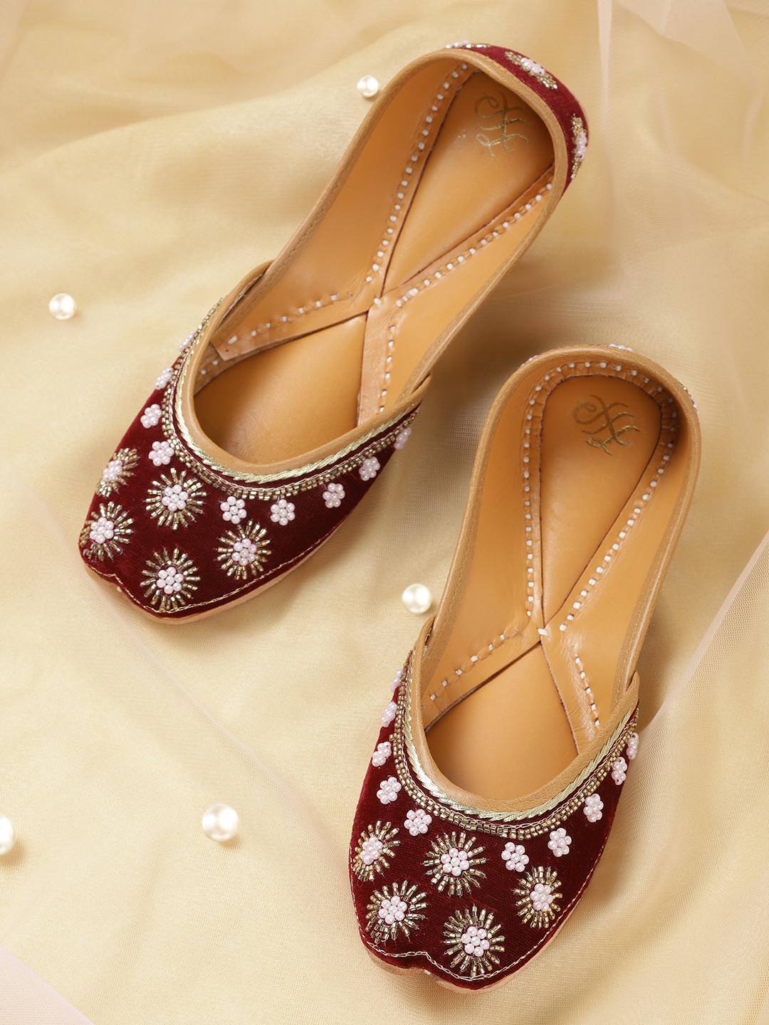 

House of Pataudi Women Maroon & White Embellished Velvet Finish Leather Mojaris
