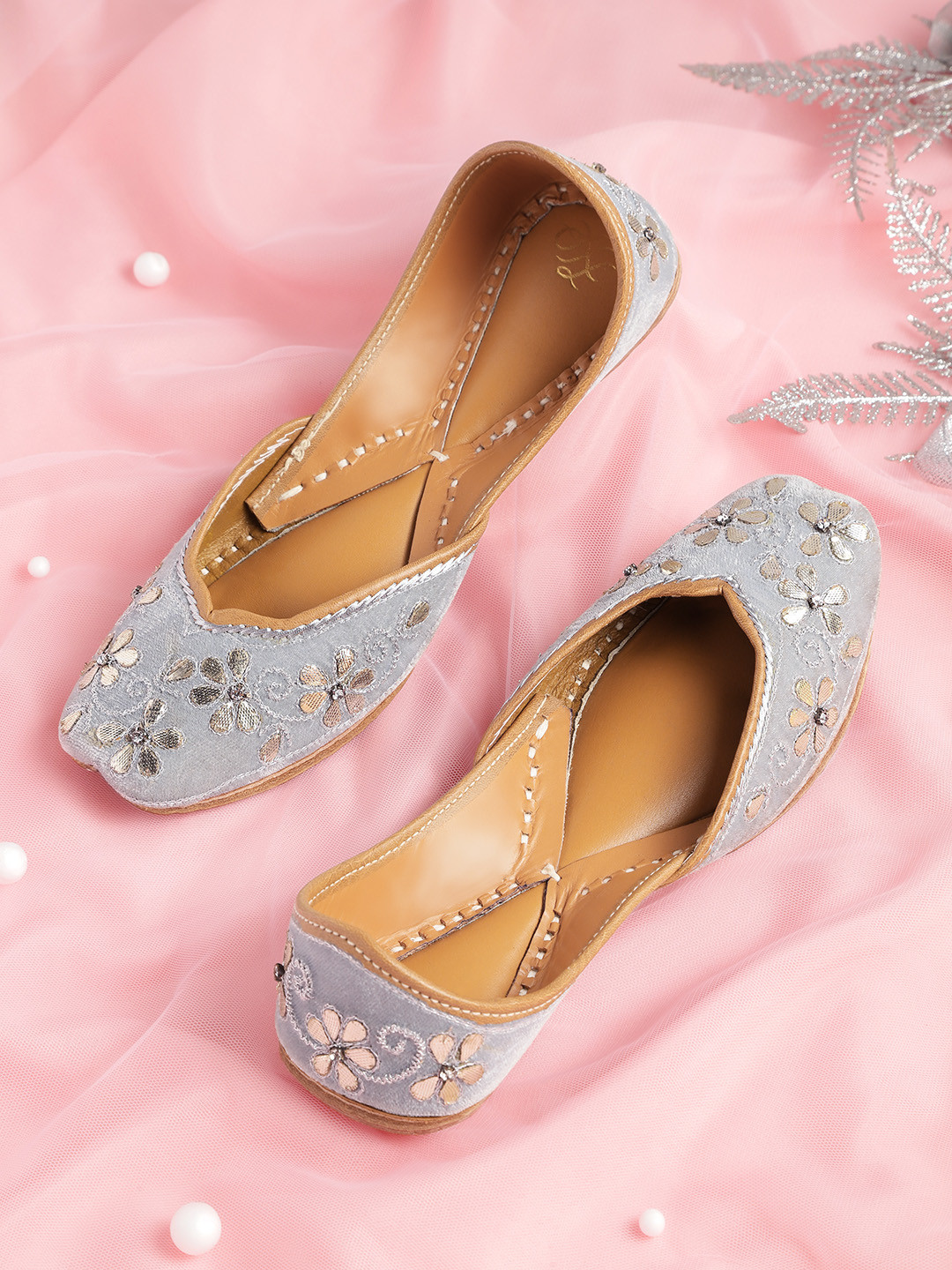 

House of Pataudi Women Grey & Gold-Toned Floral Gotta Patti Embroidery Handcrafted Mojaris