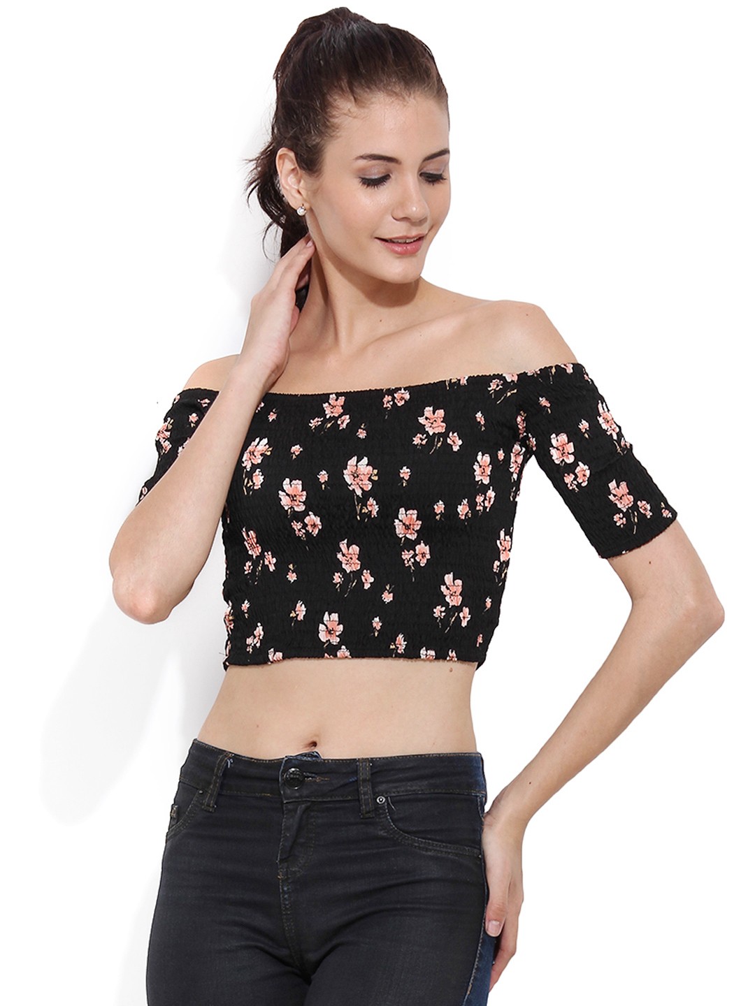 

Trend Arrest Women Black Printed Crop Top