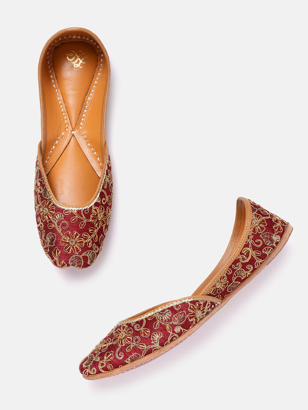 

House of Pataudi Women Maroon & Gold-Toned Floral Embroidered Handcrafted Mojaris