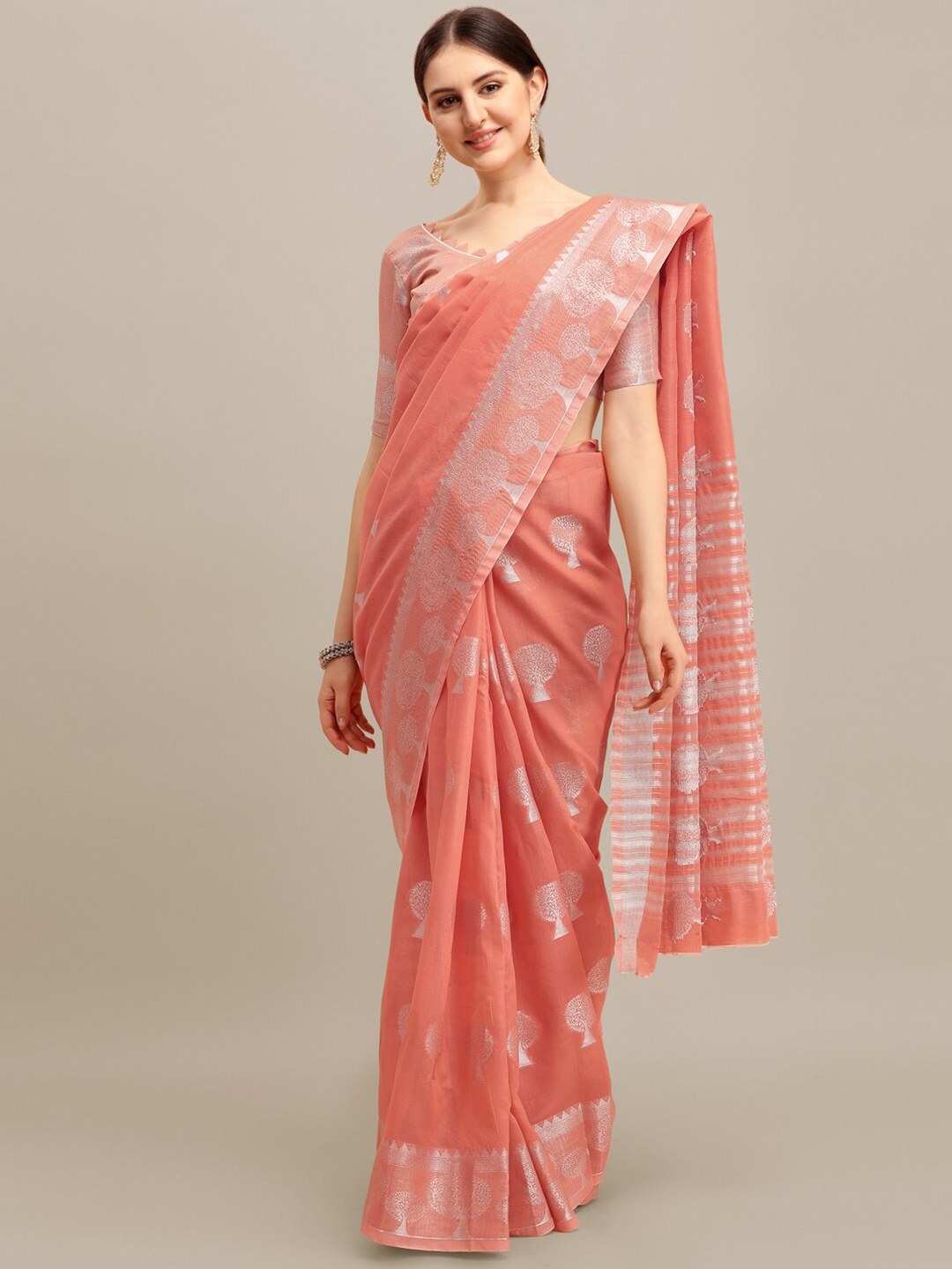 

RAJGRANTH Peach-Coloured & Silver-Toned Ethnic Motifs Zari Silk Cotton Banarasi Saree