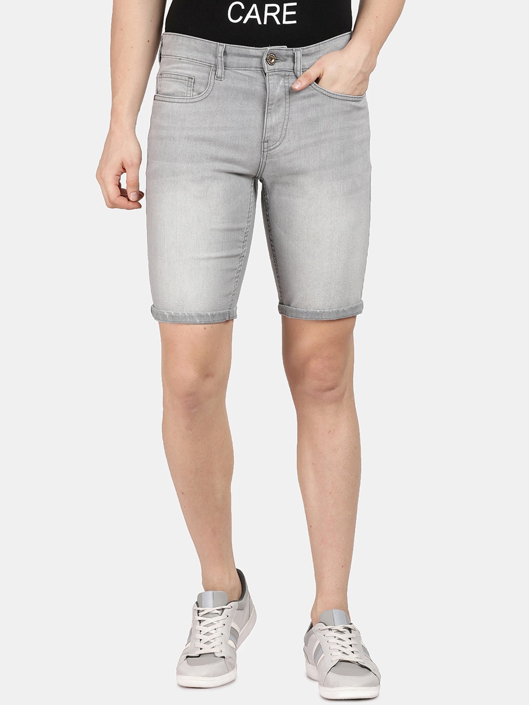 

Llak Jeans Men Grey Washed Slim Fit Mid-Rise Denim Shorts