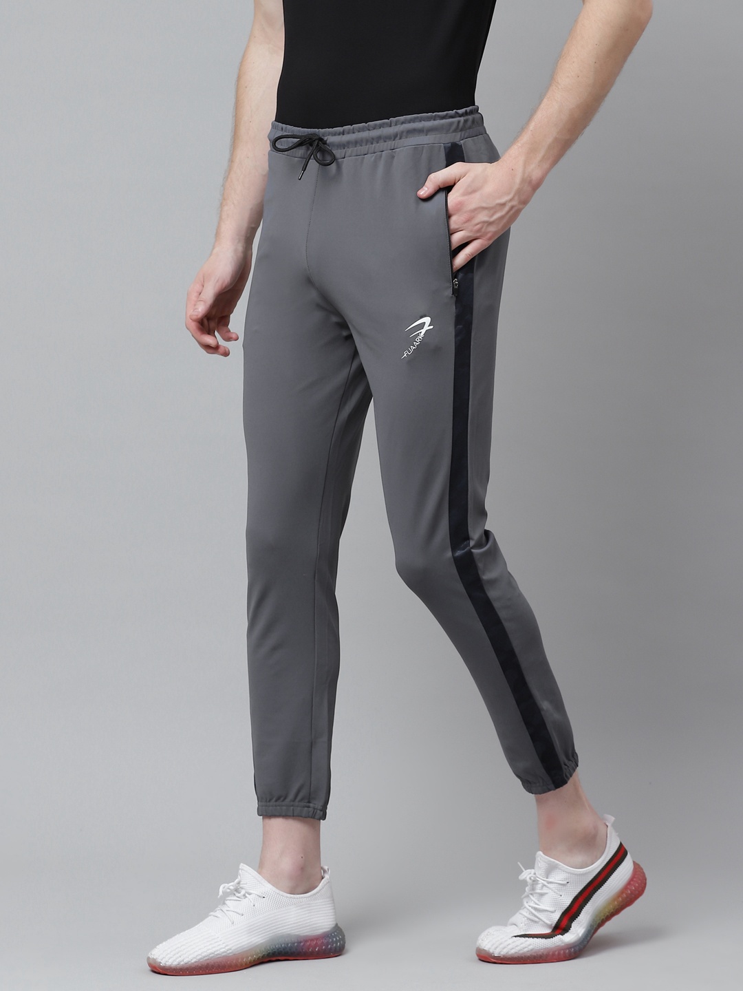 

Fuaark Men Charcoal Grey Solid Slim Fit Training Joggers
