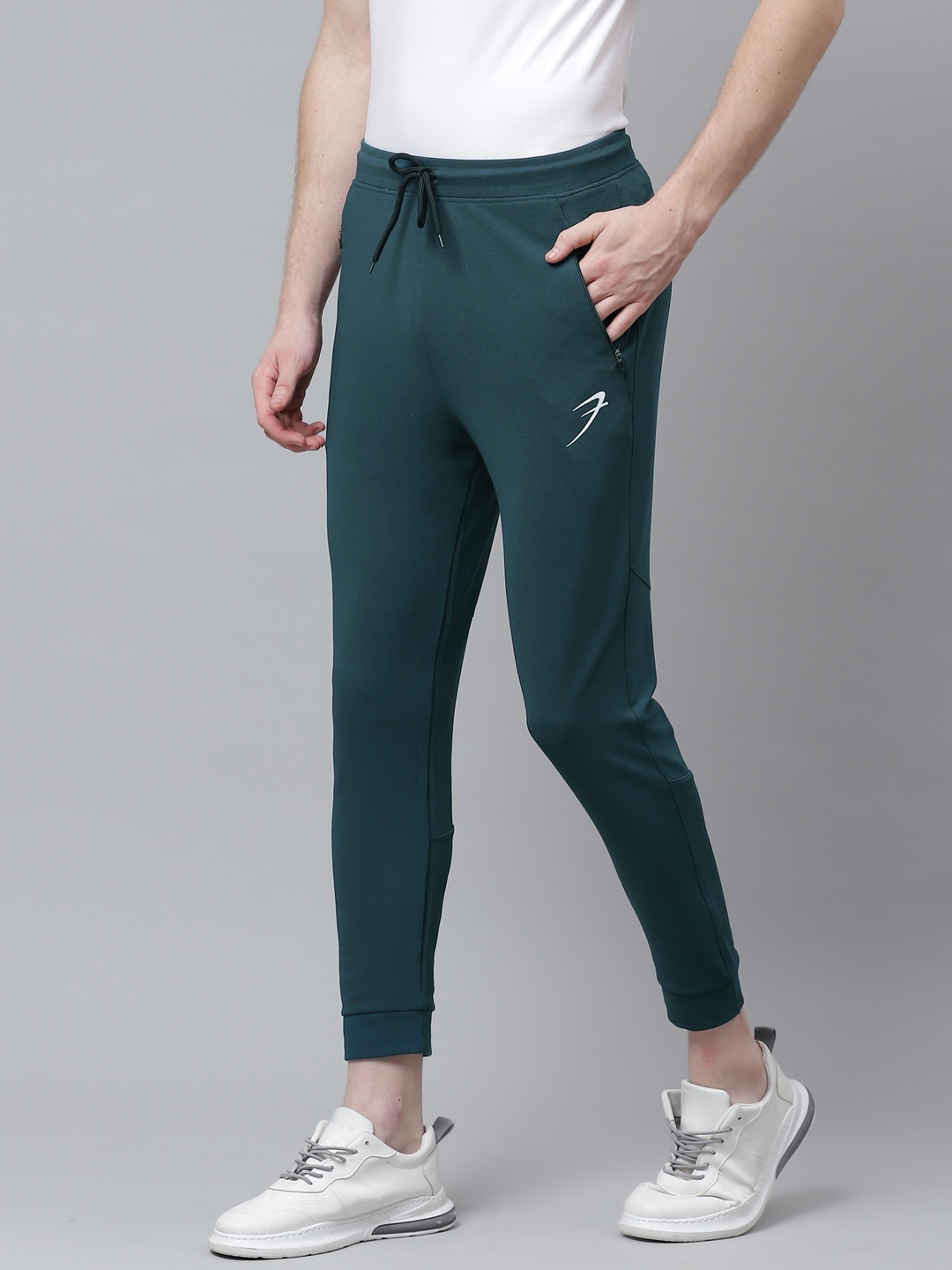 

Fuaark Men Teal Blue Solid Slim Fit Training Joggers