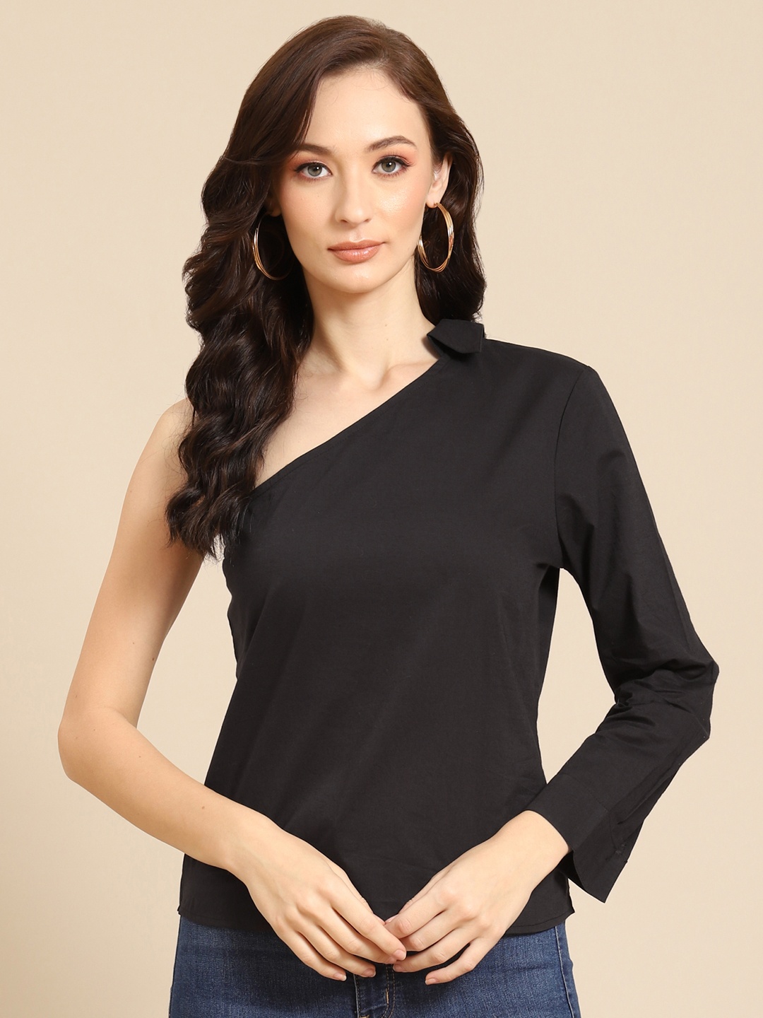 

DODO & MOA Black One Shoulder Pure Cotton Regular Top