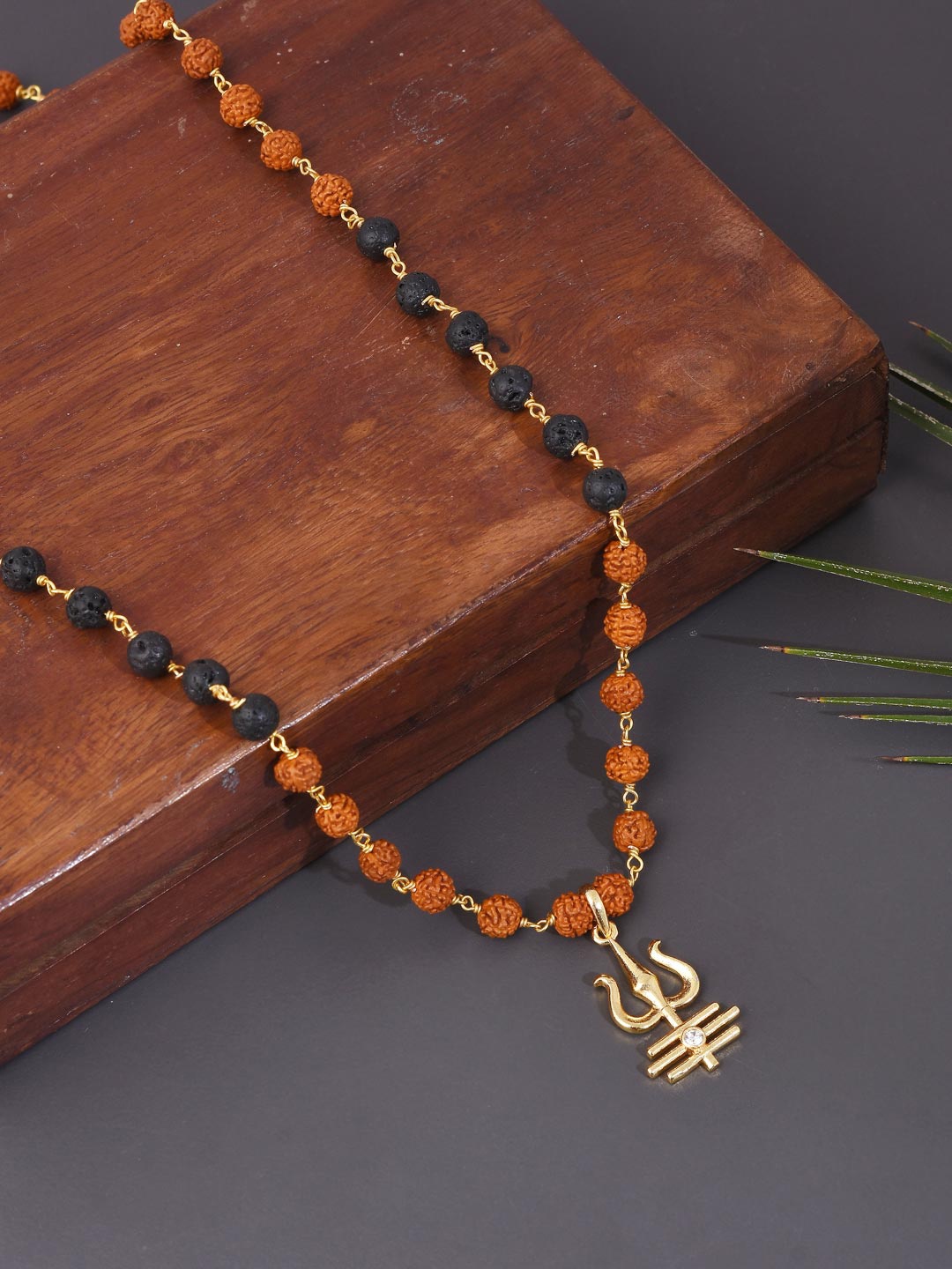 

Tistabene Men Black & Brown Alloy Gold-Plated Beaded Necklace