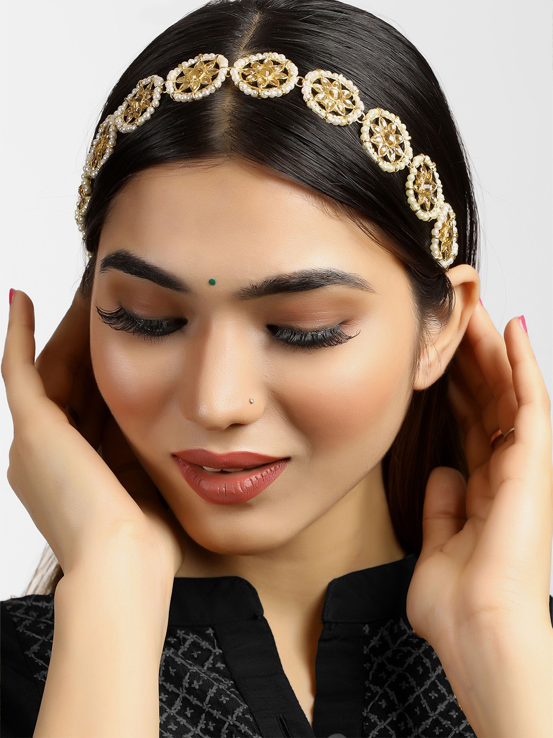 

KARATCART Women Gold-Plated Kundan-Studded Handcrafted Head Chain