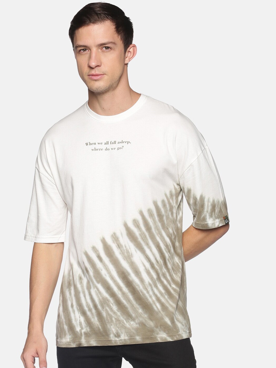 

UrGear Men White Tie and Dye Printed T-shirt