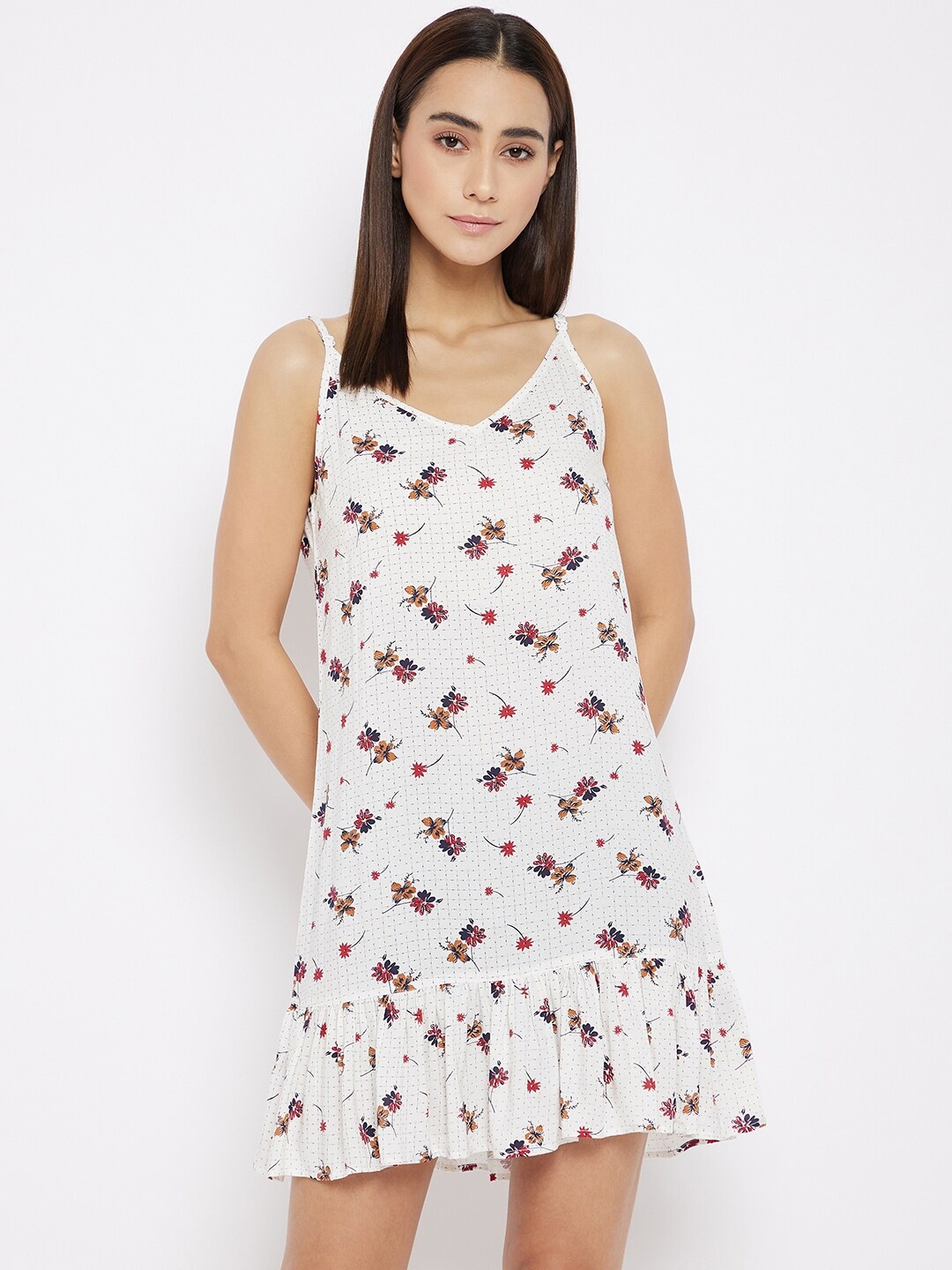 

Hypernation Woman White Floral Printed Nightdress