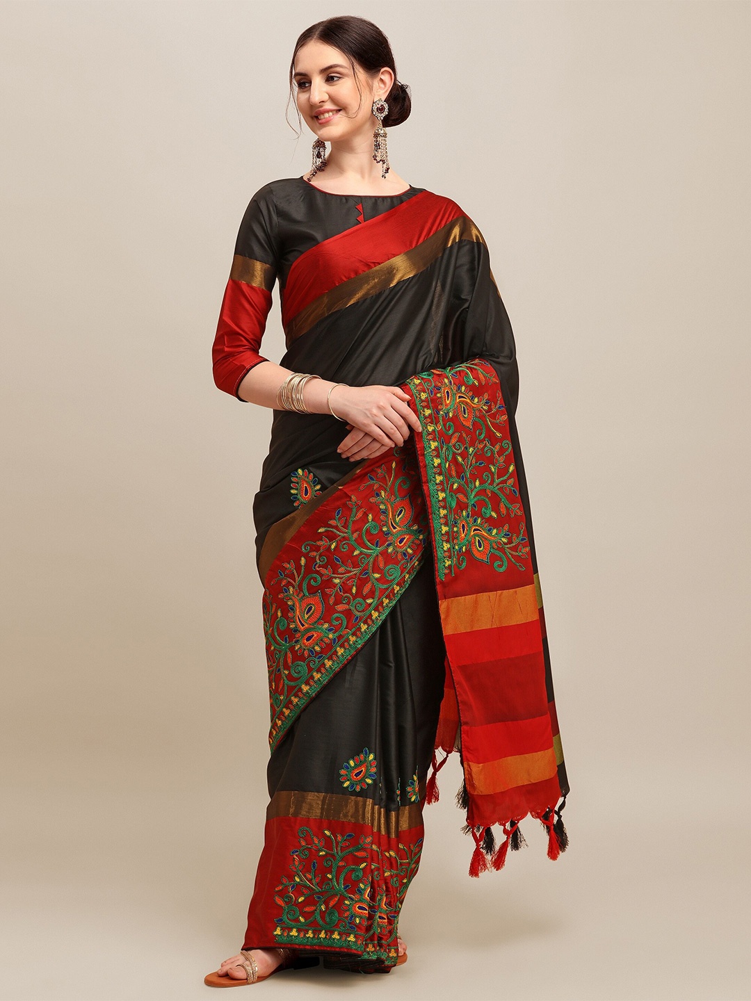 

RAJGRANTH Black & Red Floral Kutchi Embroidery Silk Cotton Heavy Work Saree