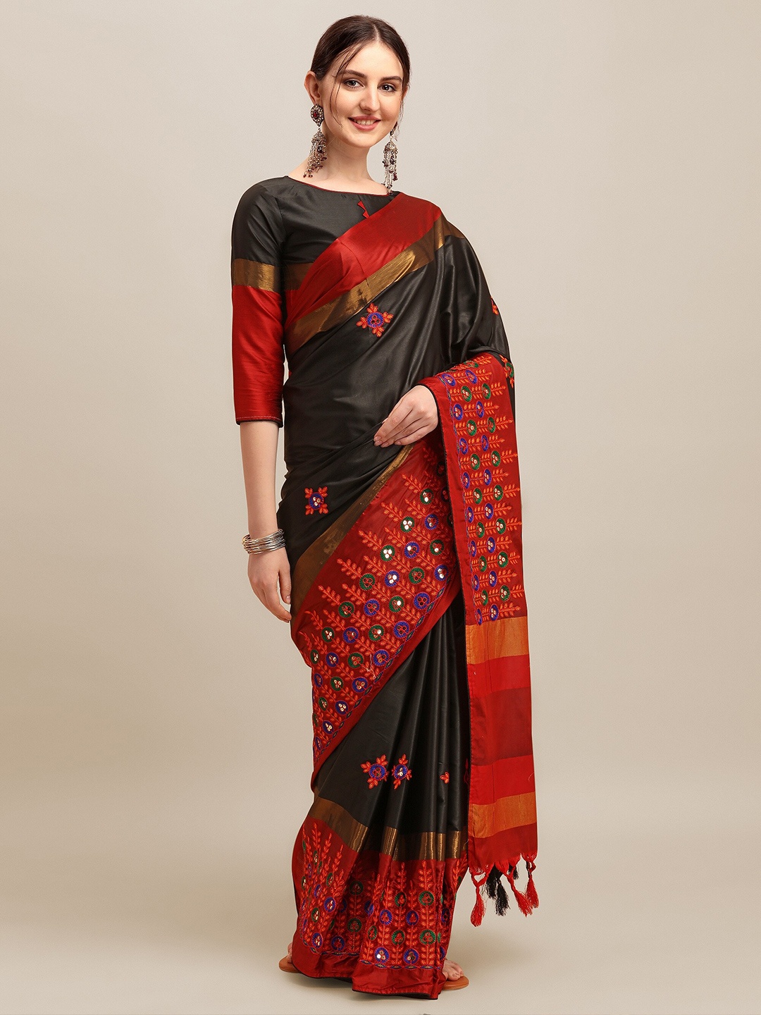 

RAJGRANTH Black & Red Floral Sequinned Silk Cotton Heavy Work Saree