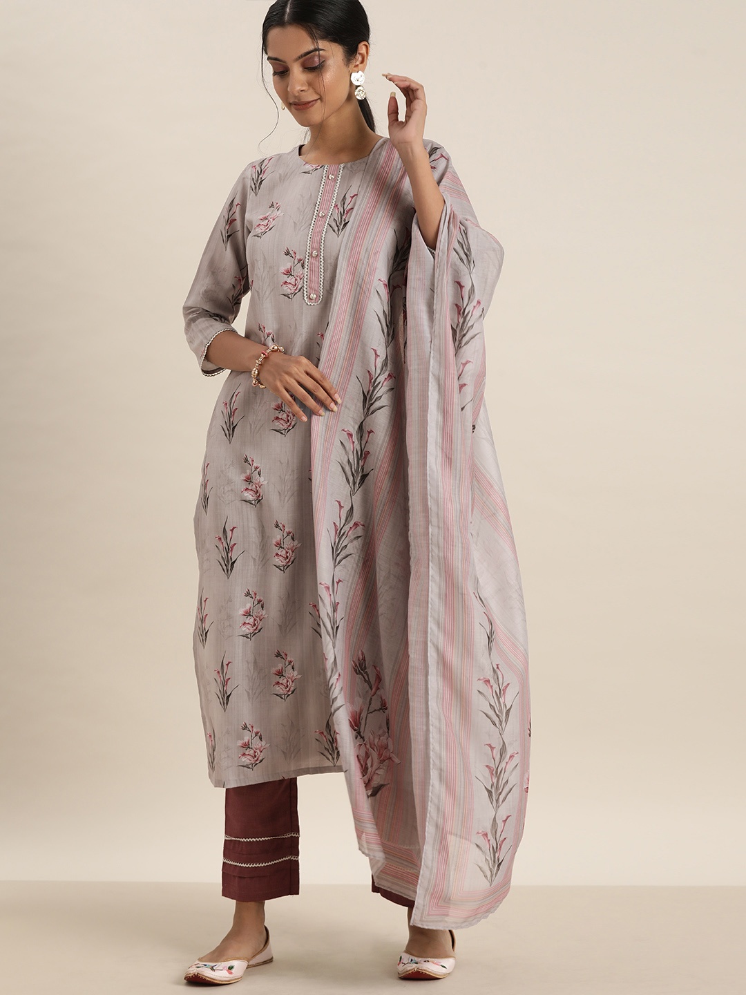 

Sangria Women Grey & Pink Floral Printed Regular Kurta with Trousers & Dupatta