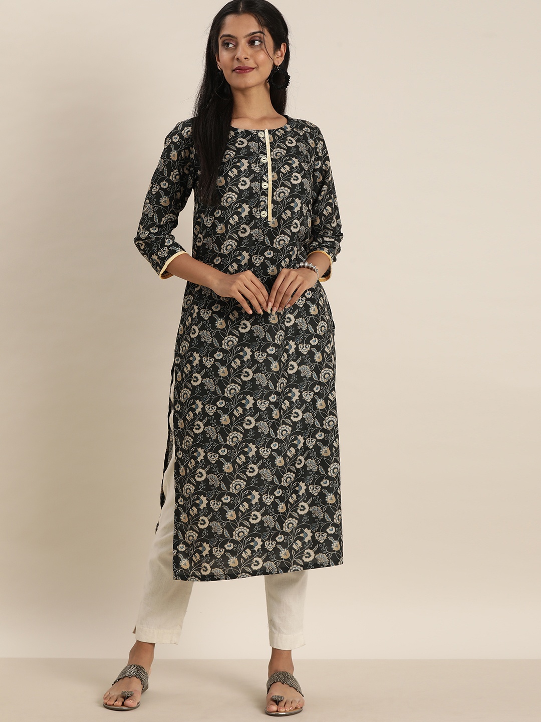 

Sangria Women Black & Cream-Coloured Floral Printed Kurta